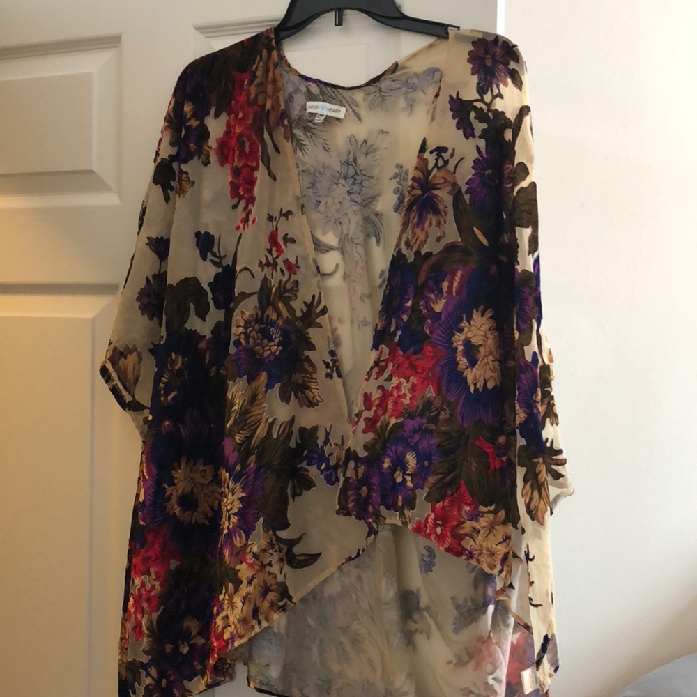 Floral velvet kimono!